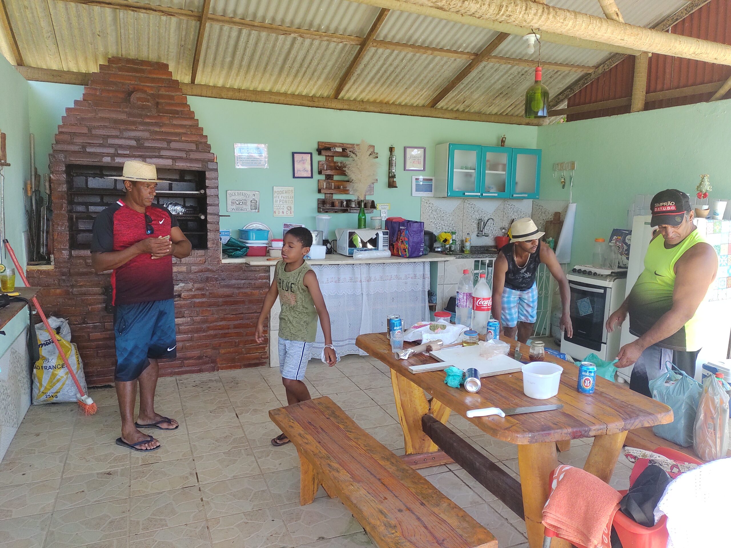 churrasqueira-com-pessoas